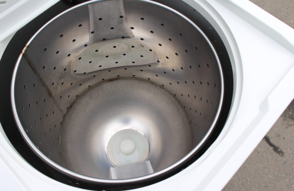 中国 足付器(水仙盆)　u6230707 A rare Junyao hexalobed tripod narcissus bowl, Early Ming